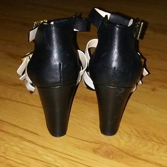 Vince Camuto heels - Picture 3 of 8